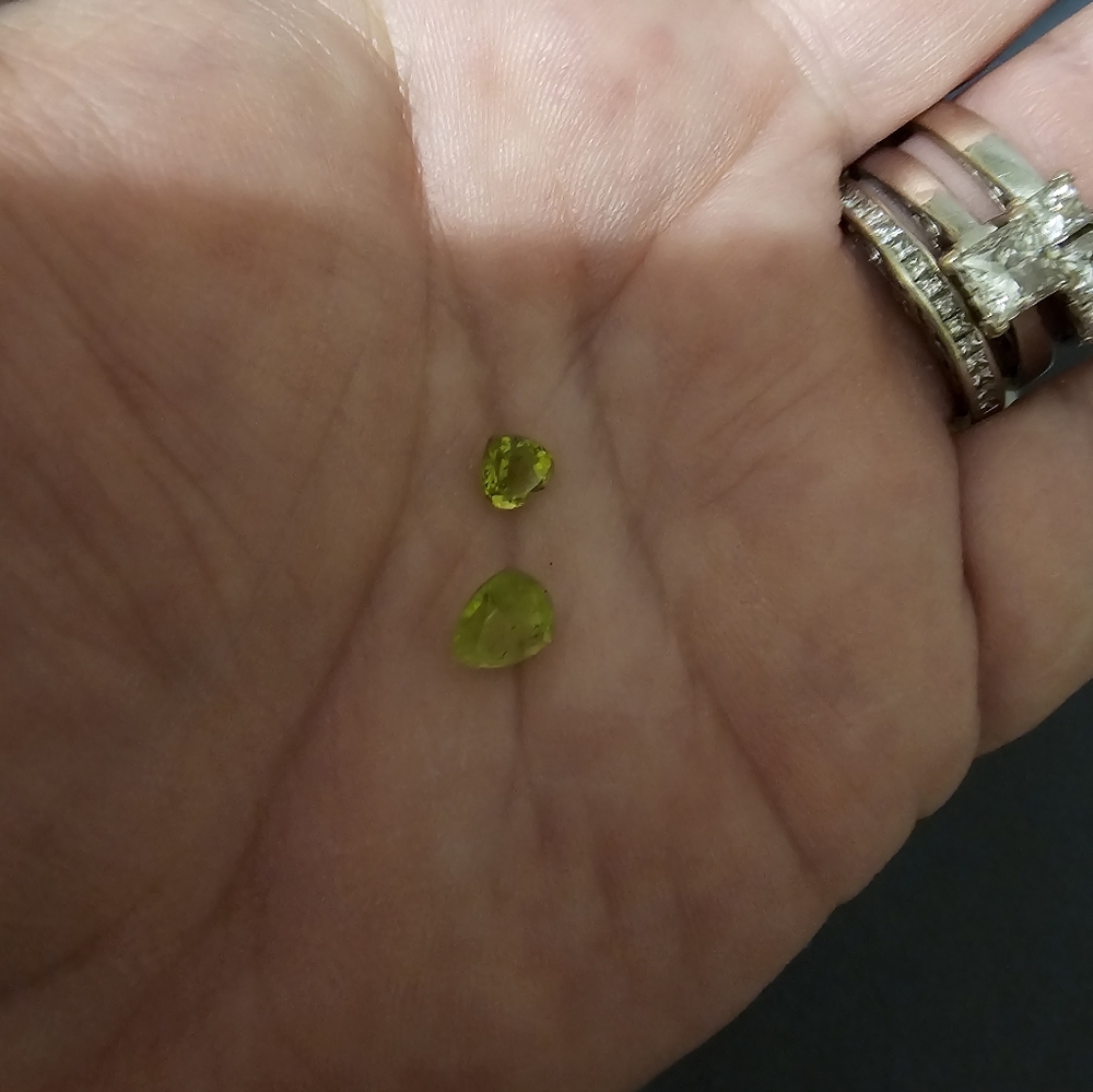 Peridot Gem Stones EUC